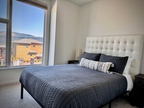 4 bedrooms, desk, iron/ironing board, travel crib