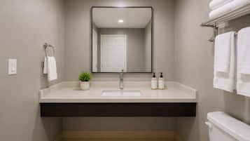 Douche, articles de toilette gratuits, serviettes fournies
