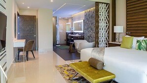 Loftsleilighet – deluxe, strandutsikt | Safe på rommet, blendingsgardiner og strykejern/-brett