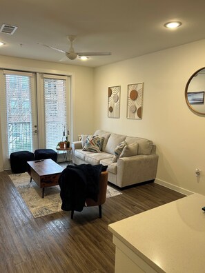 Living area - Modern 1BR - Steps from Sundance Sq & Minutes from Dickies Arena and ATT Stadium (Fort Worth)
