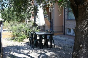 Outdoor dining - SE159 - Marotta, two-room apartment 100 meters from the sea (Marotta)