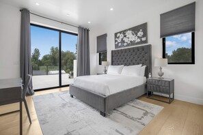 Luxury Villa, Multiple Beds, Private Pool, Pool View (Villa Califa) - Villa Califa - Resort-style Living w/ Private Pool, Spa & Theater (Woodland Hills)