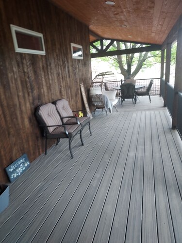 Newly renovated 5 bedroom pet friendly house in Keuka NY. First floor ensuite