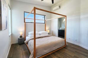 4 室のベッドルーム、アイロン / アイロン台、WiFi (無料)、ベッドシーツ