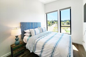 4 slaapkamers, een strijkplank/strijkijzer, gratis wifi, beddengoed