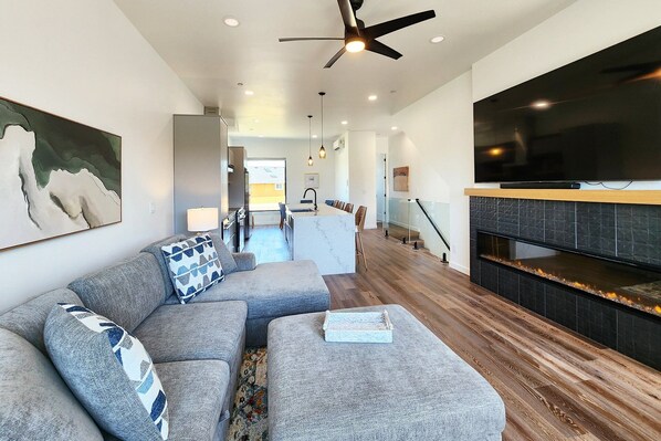 Smart TV, fireplace, table tennis