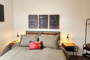 4 bedrooms, iron/ironing board, free WiFi, bed sheets