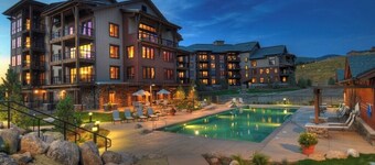 First Light, Ski Area Views, AC Unit in Living Space, Deck and Desk for Working!