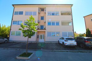 Exterior - Apartment 2384/147576 (Istria - Valbandon), 500m from the beach (Valbandon)