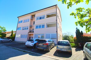 Exterior - Apartment 2384/147576 (Istria - Valbandon), 500m from the beach (Valbandon)