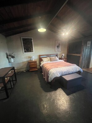 1 bedroom, bed sheets