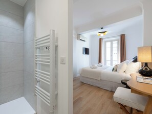 2 chambres, fer et planche à repasser, Wi-Fi, draps fournis