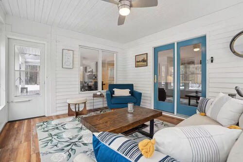 Cozy Freeport Bungalow