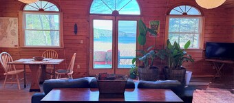 Charming cabin in phenomenal Seal Cove ME