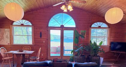 Charming cabin in phenomenal Seal Cove ME