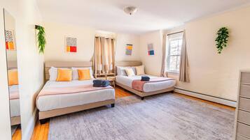 3 habitaciones, tabla de planchar con plancha, wifi y ropa de cama