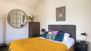 2 bedrooms, iron/ironing board, travel crib, WiFi