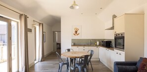 Fridge, microwave, oven, coffee/tea maker