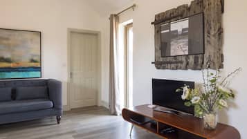 Smart TV, DVD player, stereo