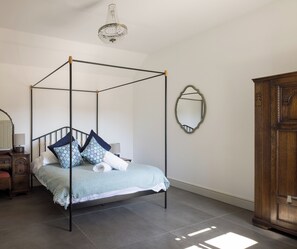 2 soverom, strykejern/-brett, reiseseng for barn og wi-fi