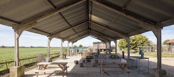 Stylish cottages, countryside location, scandi hot tub, 20 mins to Cambridge