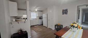 3-bedroom single family home near downtown Montgomery with WiFi, Heat, & AC.