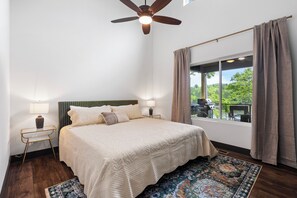 4 bedrooms, iron/ironing board, WiFi, bed sheets