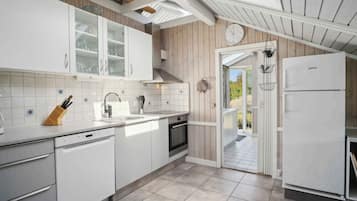 Køleskab, ovn, kogeplade, opvaskemaskine