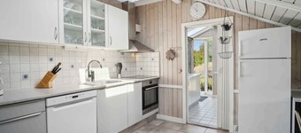 Cozy summer house in FĂžns with sea view