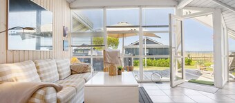 Cozy summer house in Føns with sea view