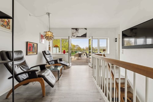 Sea and meadow views – space and calm