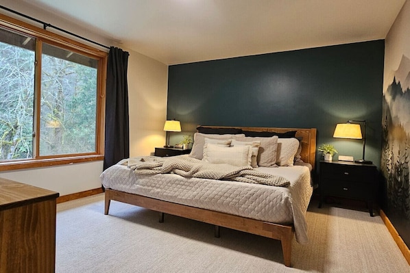 2 bedrooms, desk, iron/ironing board, travel cot