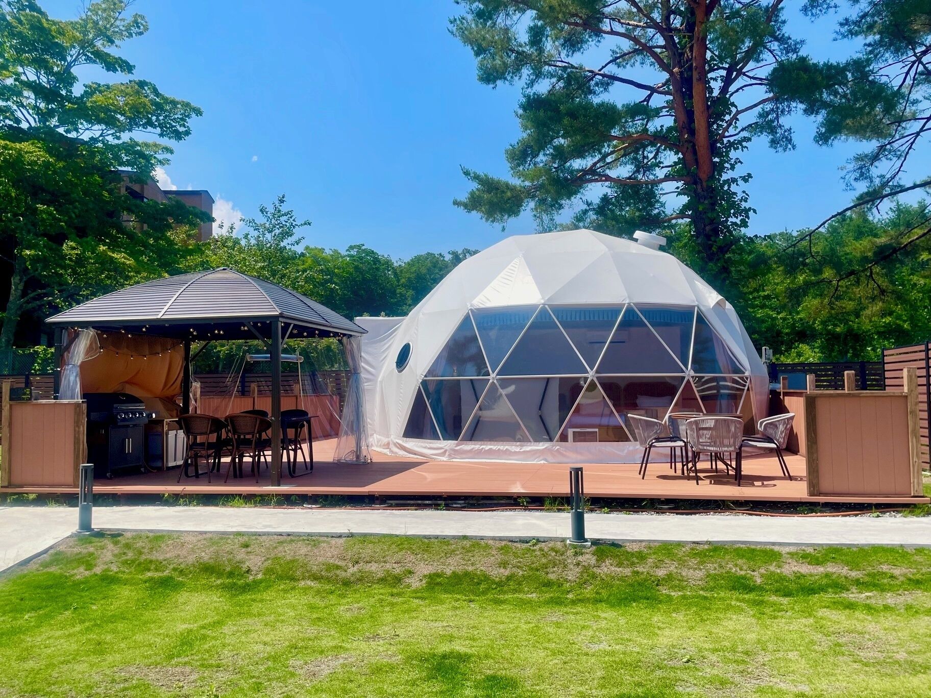 Dome Tent with Dog run , Non Smoking | Free WiFi, bed sheets