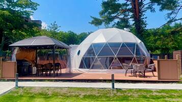 Dome Tent with Dog run , Non Smoking | WiFi (free), bed sheets