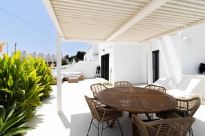 Outdoor dining - Urb Aloe, 3 bedroom townhouse (Nerja)