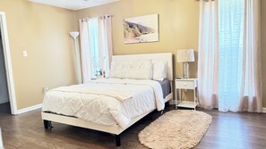 3 bedrooms, desk, iron/ironing board, free WiFi