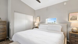 1 室のベッドルーム、WiFi、ベッド シーツ