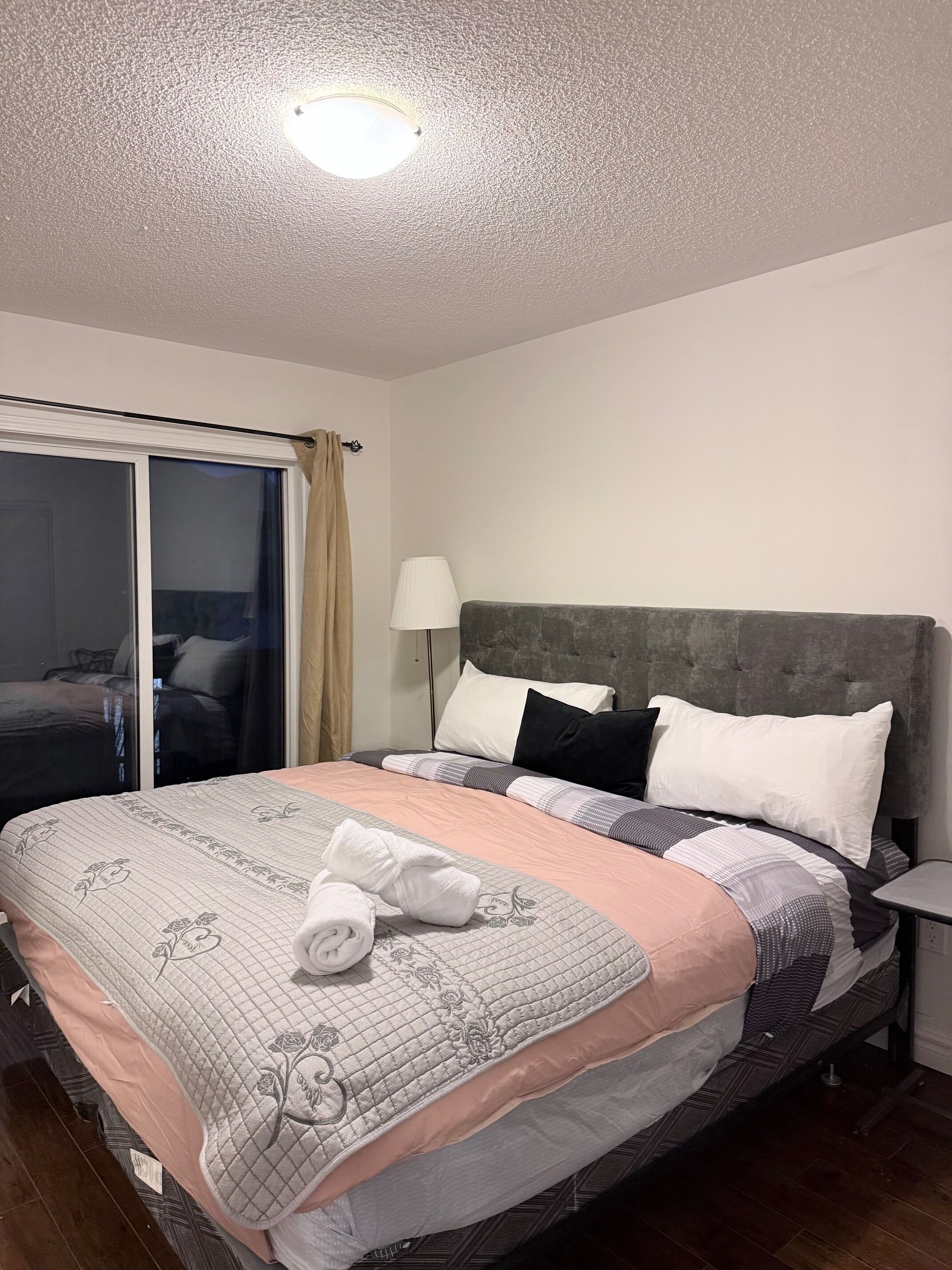 3 bedrooms, in-room safe, iron/ironing board, WiFi