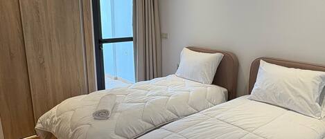 2 bedrooms, iron/ironing board, WiFi, bed sheets