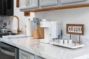 Geladeira, fogão, cooktop, lava-louças