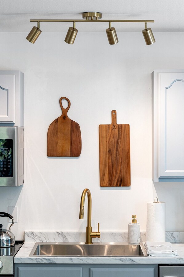 Refrigerador, horno, placa de cocina, lavavajillas