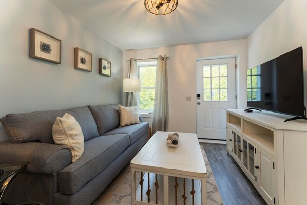 Smart TV - Acadia Duo: 2 Side-by-Side Private Condos (5 & 6) (Trenton)