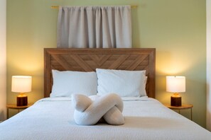 2 bedrooms, iron/ironing board, travel cot, free WiFi
