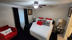 3 bedrooms, iron/ironing board, WiFi, bed sheets - Cozy in Sooner Land (Norman)