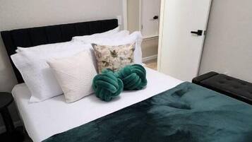 3 quartos, ferros/tábuas de passar roupa, Wi-Fi, roupa de cama