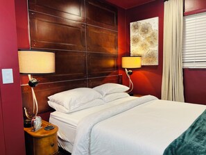 2 bedrooms, in-room safe, desk, iron/ironing board