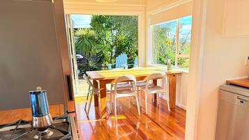 Fridge, oven, dishwasher, coffee/tea maker