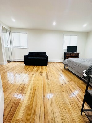 4 camere, una scrivania, ferro/asse da stiro, Wi-Fi