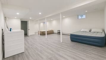 4 多间卧室、办公桌、熨斗/熨衣板、WiFi