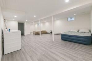 4 bedrooms, desk, iron/ironing board, WiFi